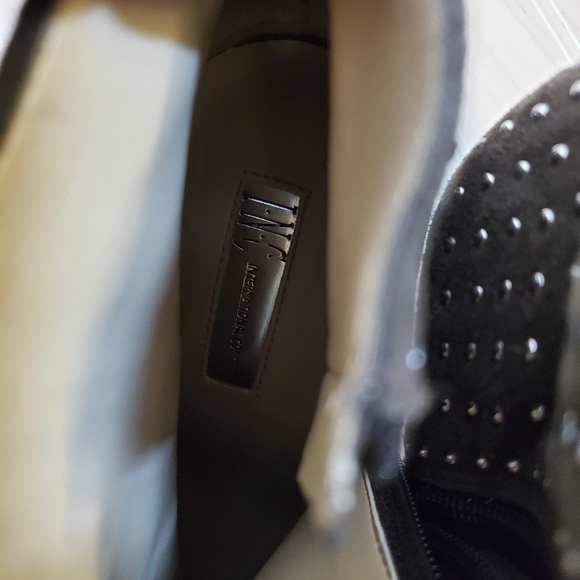 INC INTERNATIONAL CONCEPTS BERREE2 Grey ANKLE BOOTS Embellished Studded Heel 6.5 - Picture 7 of 9